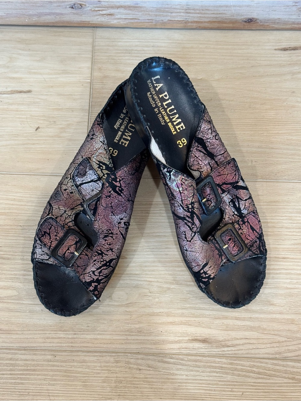 La Plume Metallic Pink & Black Buckle Slip-On Flats